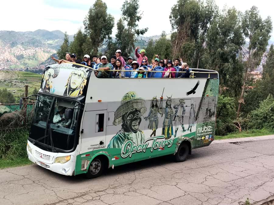 Open-top bus in the city of Cusco, 3-hour tour with panoramic views - Open-top views through Cusco’s streets