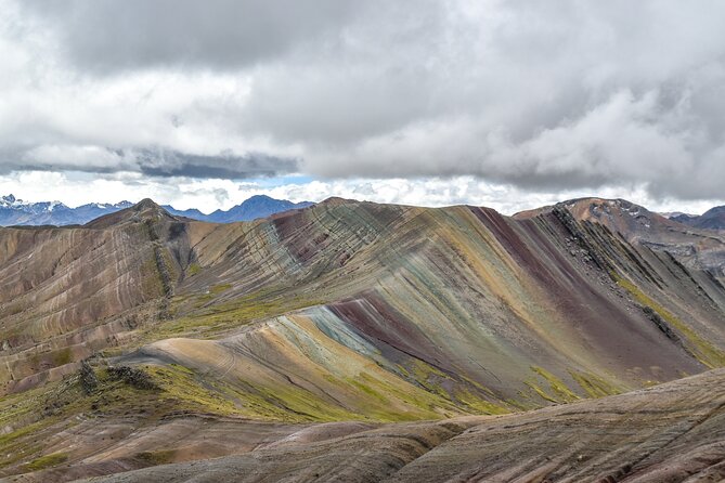 Palccoyo Rainbow Mountain Tour - Private Day Trek - Reaching the Palccoyo parking area
