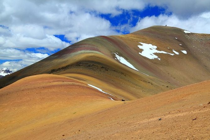 Palcoyo Rainbow Mountain Day Trip from Cusco – Easy Hike - What the $109 price includes