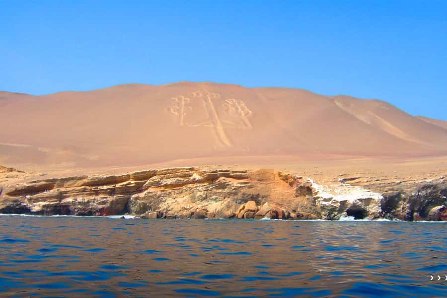 Paracas: Ballestas Islands and Candelabra of Paracas Boat - Wildlife photography from a moving boat