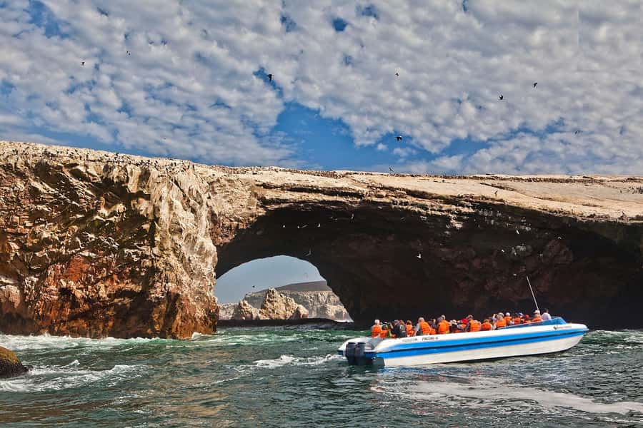 Paracas: Ballestas Islands and Candelabro Boat Tour - Rock formations and the ride back to Paracas