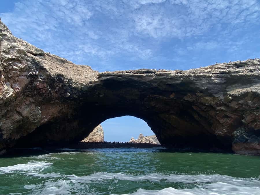 PARACAS: BALLESTAS ISLANDS AND NATIONAL RESERVE - 8:00 a.m. on the water at the Ballestas Islands