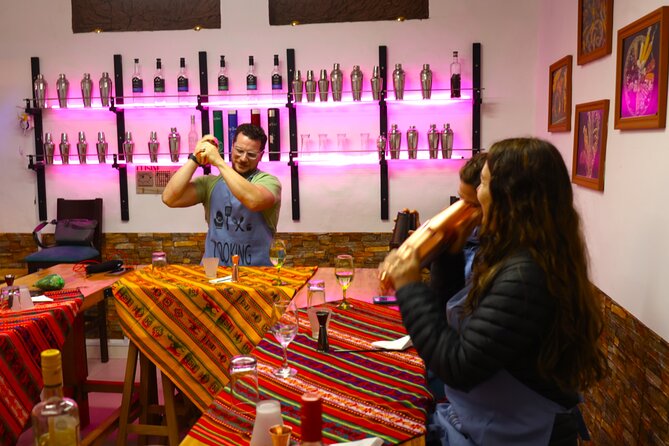 Pisco Bilingual Cocktail Class at Night - What the $25 price really includes