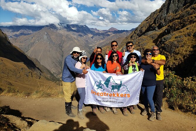 Private 4 Day Inca Trail Trek Tour to Machu Picchu - Day 1: From kilometer 82 to Wayllabamba