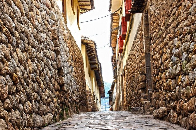 Private Cusco Walking Tour: Inca Museum, Qorikancha and San Pedro Market - San Pedro Market: the most everyday stop