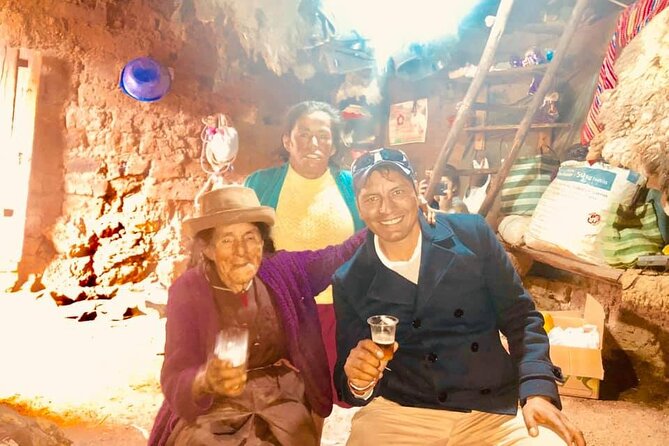 Private Ollantaytambo, Pisac Ruins Tour with Farm Visit, Gourmet Picnic Lunch - Pisac town and the final craft market