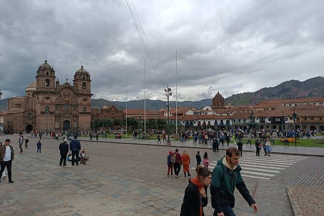 Private Transfer: Cusco Hotel to Airport - The 20 to 30 Minute Route to Alejandro Velasco Astete Airport