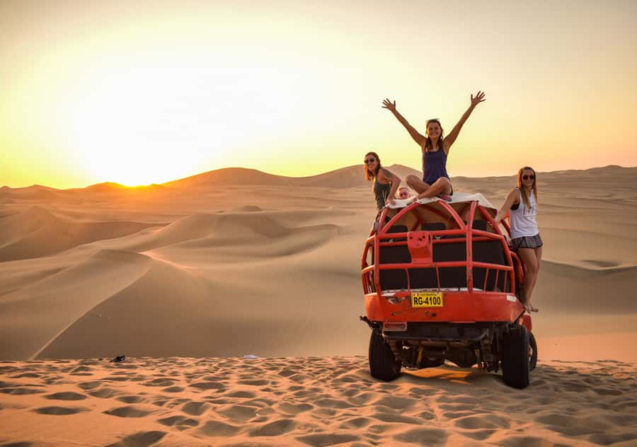 Pro Sanboarding or skiing in Huacachina from Lima - Day trip - Sandboarding with proper equipment