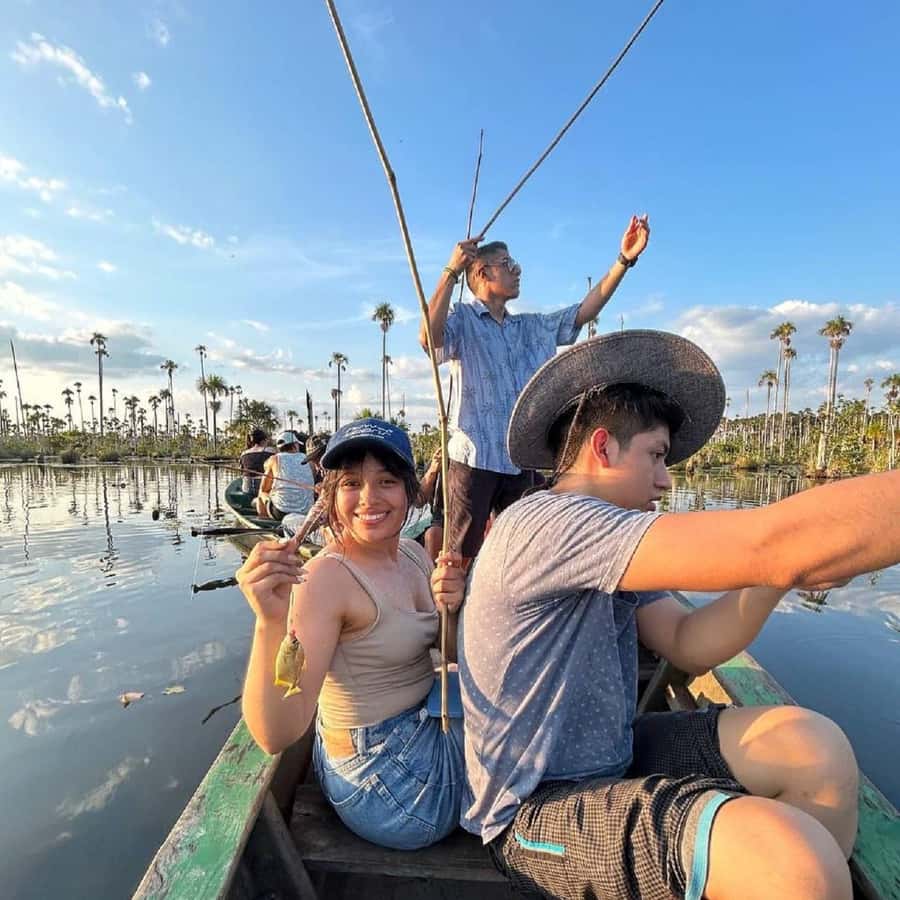 Puerto Maldonado: Lake Yacumama sunset and piranha fishing - Guides, languages, and group size