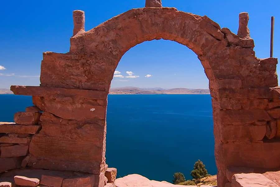 Puno: Lake Titicaca Day Tour - Deciding on the Traditional Reed Boat Ride