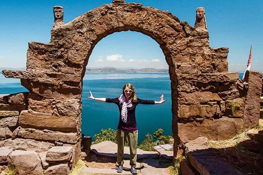 Puno: Uros and Taquile Islands Full-Day Tour with Lunch - Leaving Puno by van and speedboat