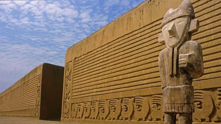 Pyramids of the Sun and the Moon, Huanchaco and Chan Chan - Why this day works for Trujillo’s ancient sites