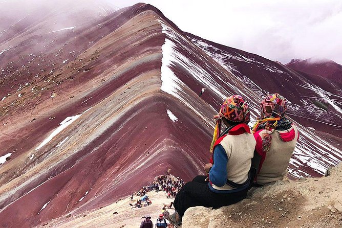 Rainbow Mountain Day Trip from Cusco: Vinicunca Hiking Tour - Guides, safety, and the people side of the tour