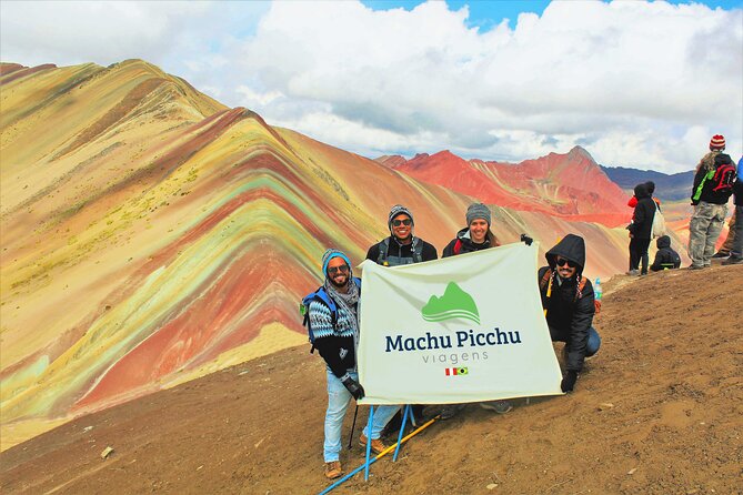 Rainbow Mountain Full Day Trek - The descent, lunch, and return to Cusco