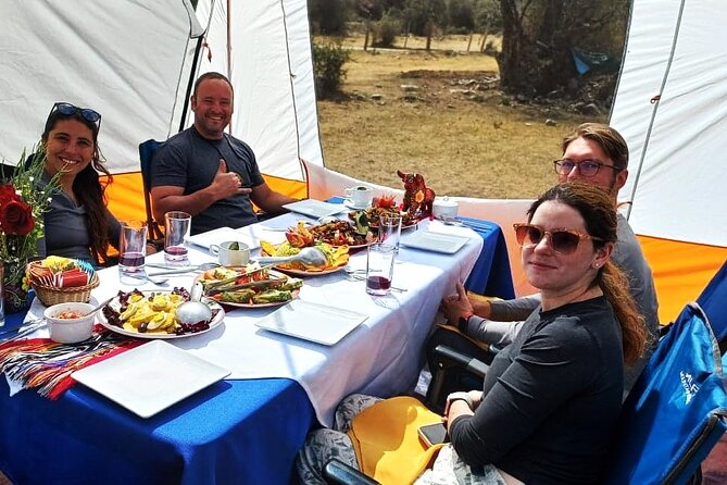 Rainbow Mountain & Red Valley Premium Tour with picnic - Breakfast with views at the trailhead