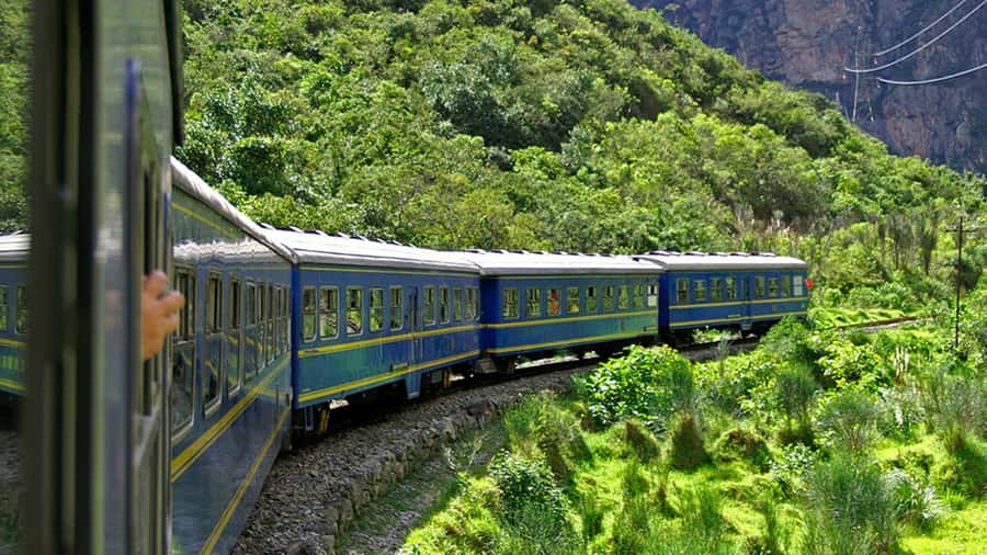 Rainbow Mountain tour and Machu Picchu tour by train - Day one begins before dawn in Cusco