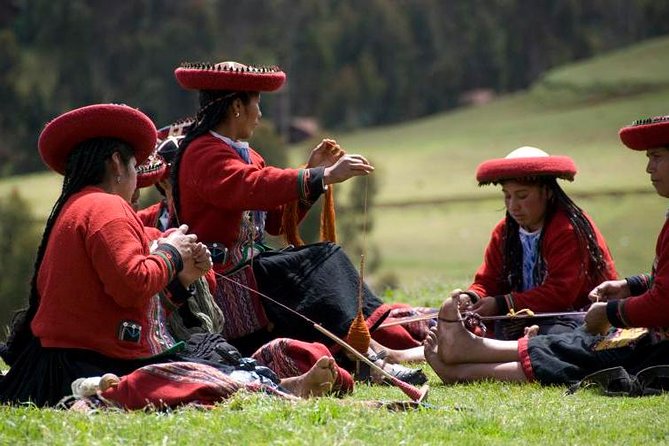 Sacred Valley Full Tour – Pisac, Moray & Andean Traditions - Chinchero: the day’s strongest human connection