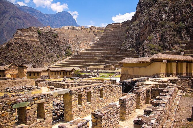 Sacred Valley & Machu Picchu - The return combines train and bimodal transport