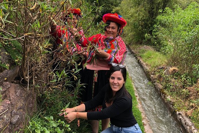 Sacred Valley Textile Workshop – Dyeing & Weaving in Cusco - Preparing, Spinning, and Dyeing Alpaca Yarn