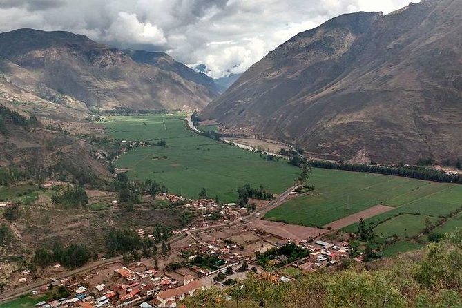 Sacred Valley with Moray & Salt Mines I Full Day Tour - Chinchero begins with living Andean craft