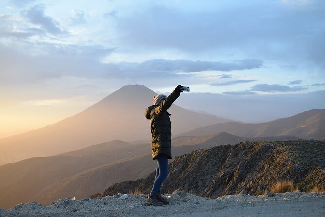 Salinas Lagoon + Mini Volcano DE Lojen - The 45-minute ride to the Chiguata volcano viewpoint