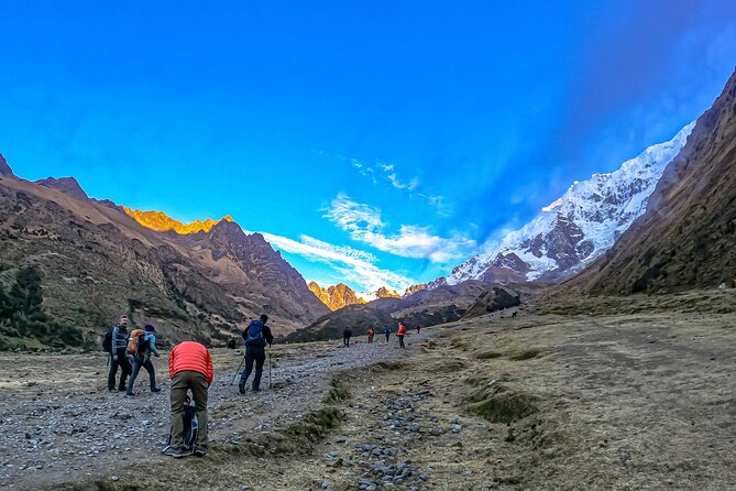Salkantay Trek 5D/4N with Glass Cabins, Domes and Hobbit House - Day three: leaving the high Andes for coffee country