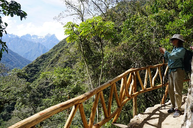 Short Inca Trail to Machu Picchu - 2 days - Glamping Service - Lunch and the Vistadome train complete the return