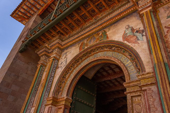 Sightseeing Bus Tour from Cusco to Puno with Buffet Lunch - The guide can make or break the day