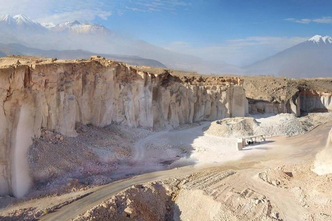 Sillar Route In Arequipa + Viewpoint of the Volcanoes - What you see at the sillar quarry