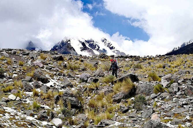 Small Group 5 Days Salkantay and Machu Picchu by Llactapata Tour - Day four: the Inca trail to Llactapata