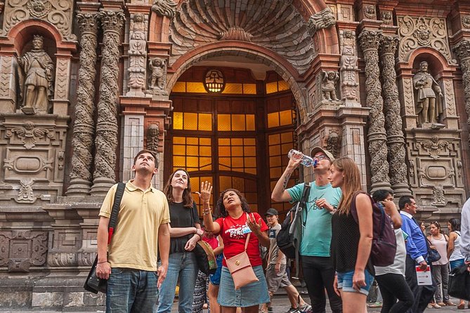 Street Food, Market & Old Eateries Tour in Lima's Historic Center - The guide can make or break the experience