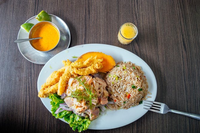 The 10 Tastings of Cusco With Locals: Private Food Tour - Santa Clara sets the scene before the food