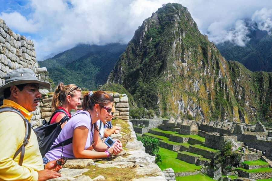 Tour guide in Machu Picchu on Route 2 - The Bus Ride From Aguas Calientes