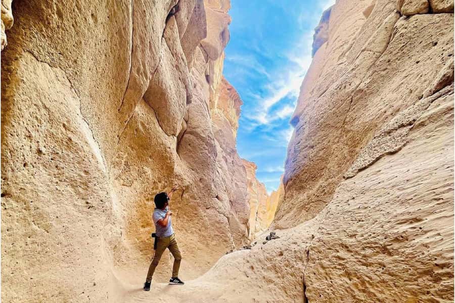 Tour + Hike to the Sillar Route and Culebrillas in Arequipa - The 50-minute ride from central Arequipa