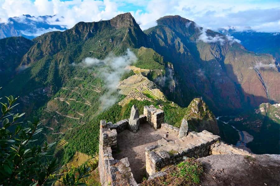 Tour Machu Picchu + Mountain of Huayna Picchu 2 days - What Huayna Picchu adds to the day