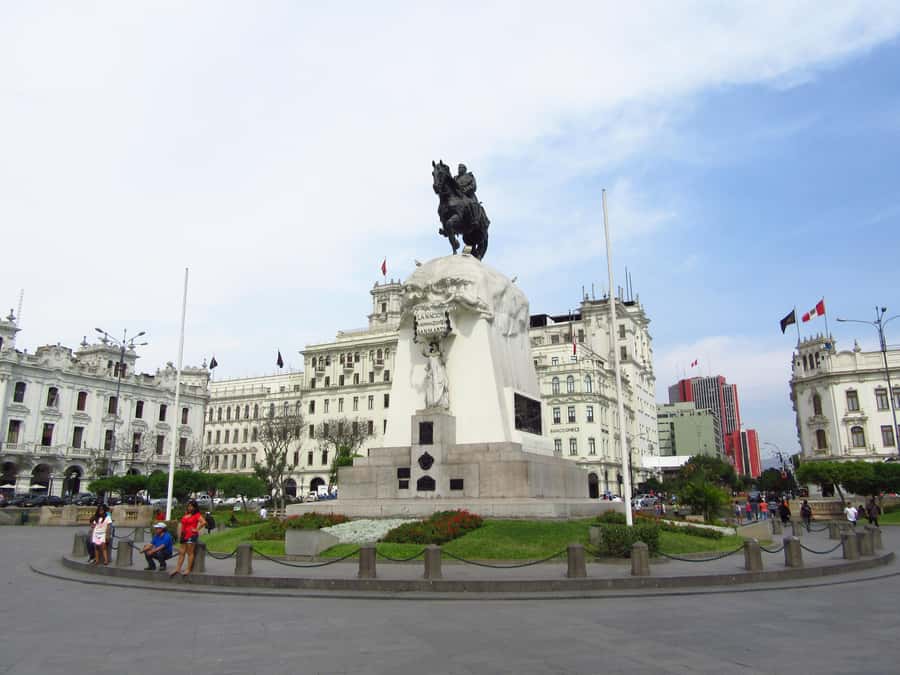 Tour of Lima with a visit to the catacombs of San Francisco. - The guide makes the historic center worthwhile