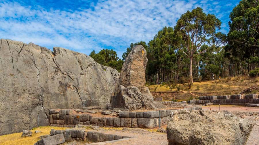 Tour of the most important points in the city of Cusco. - Morning pickup or afternoon meeting at Qoricancha