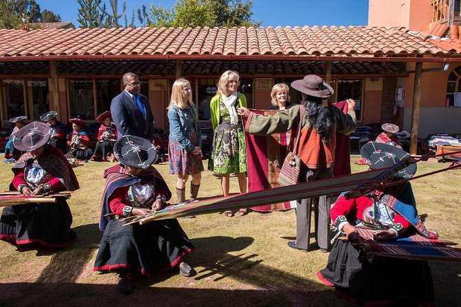 Tour Sacred Valley & Maras - Moray with buffet lunch - Chinchero begins the archaeological story