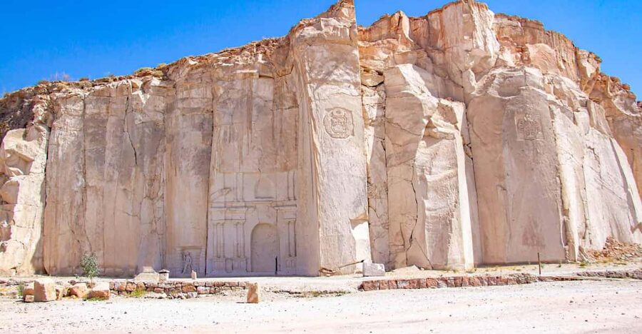 Tour to the Sillar Route from Arequipa | Half Day - The 30-minute ride to Quebrada de Culebrillas