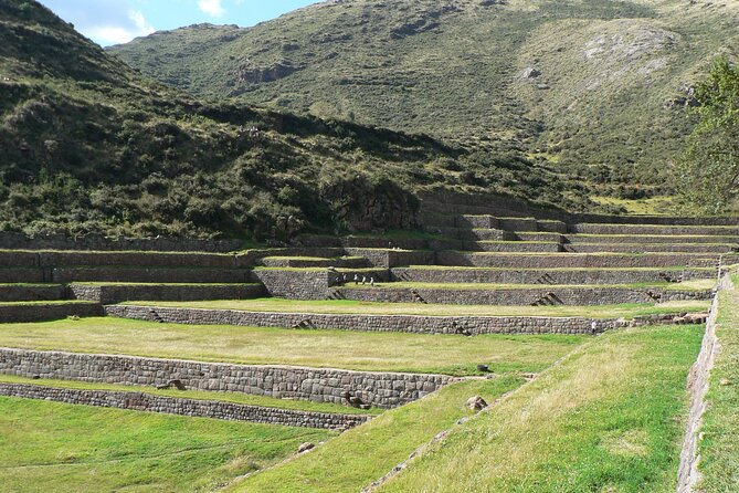 Tour Valle Sur Cusco: Typon, Pikillacta and Andahuaylillas - Tipón: finish with the second archaeological stop