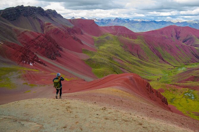 Tours Montaña de colores en Privado: llega antes que la multitud - Walking to Vinicunca at 7:00 a.m.
