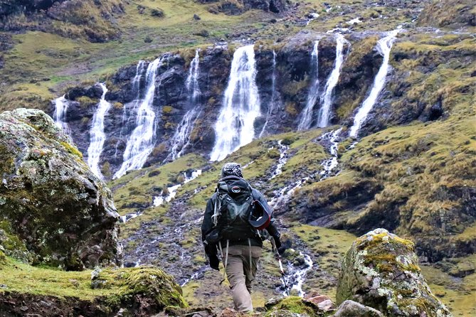 Ultimate Lares Trek & Inca Trail 5 days - The people who make camp work