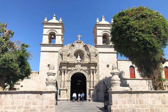 Walking City tour including the Monastery of Santa Catalina - Timing, meeting point, and small practical details